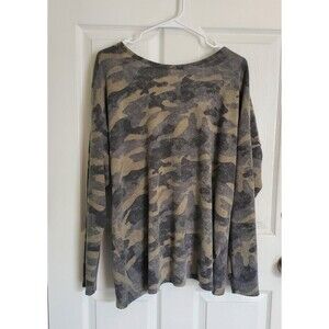 La Bella Vida Soft Camouflage Print Top Womens Medium With Open Back Knot Design